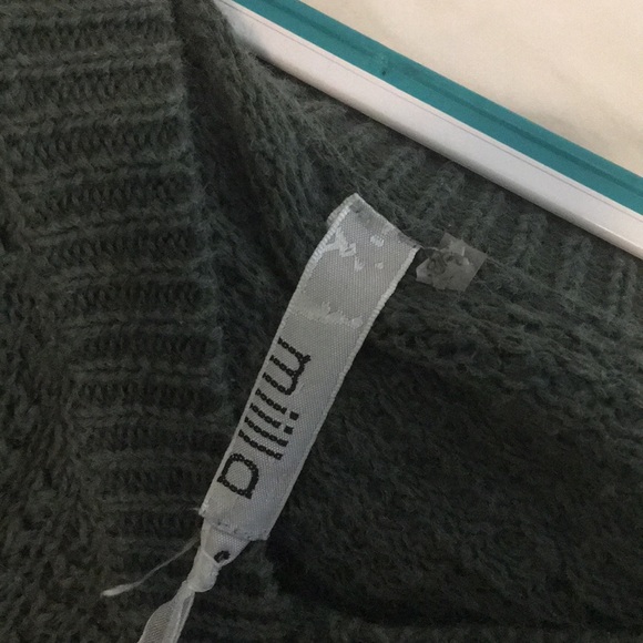 Army green off the shoulder sweater - Picture 2 of 3